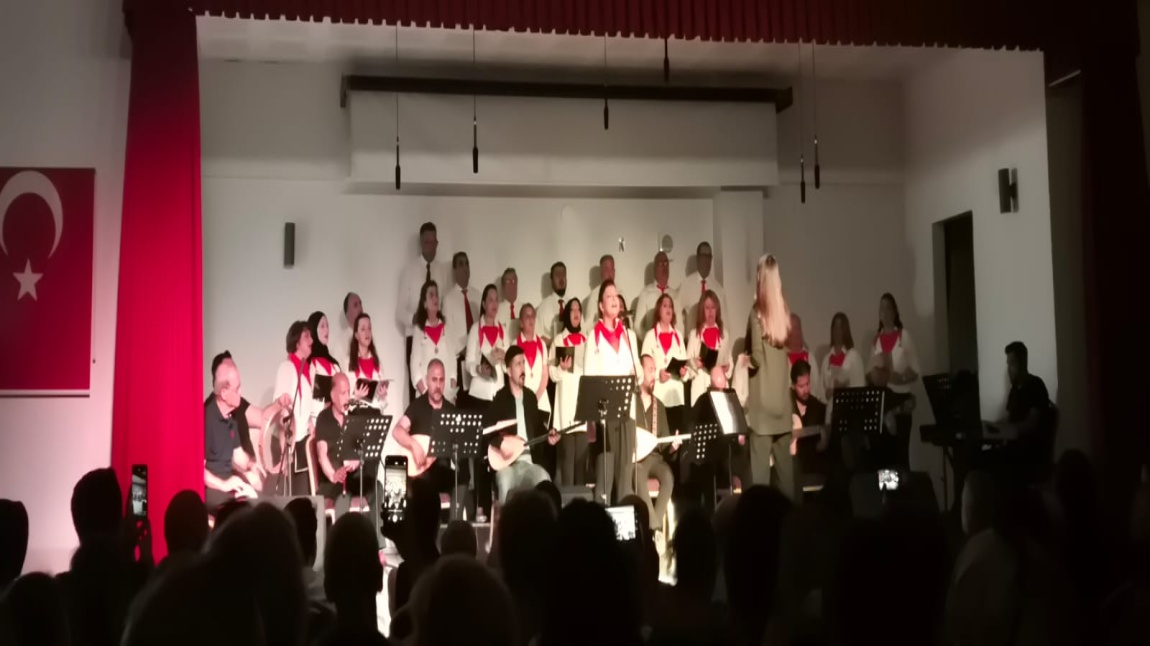 HAYAT BOYU ÖĞRENME HAFTASINDA TÜRK HALK MÜZİĞİ KONSERİ